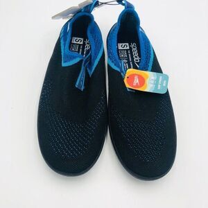 Brand New Speedo Mens Surf Strider Size Small 7-8 Color Black and Blue Surf Shoe